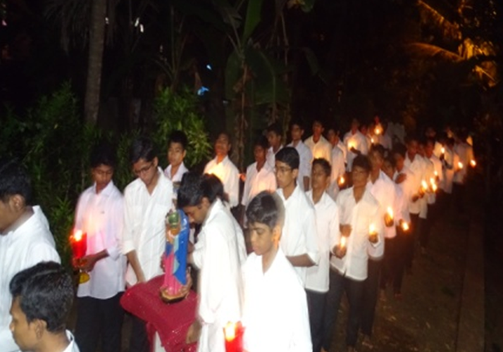 rosary-procession