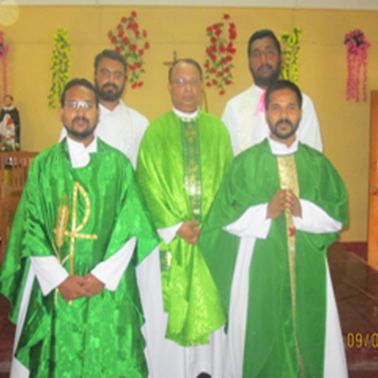 Fr.Jojo_-cNj9Ke